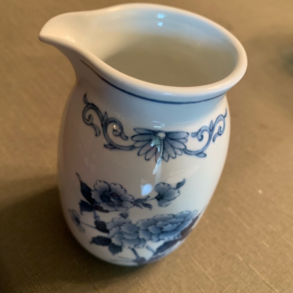 Noritake Vintage creamer Sometsuke pattern